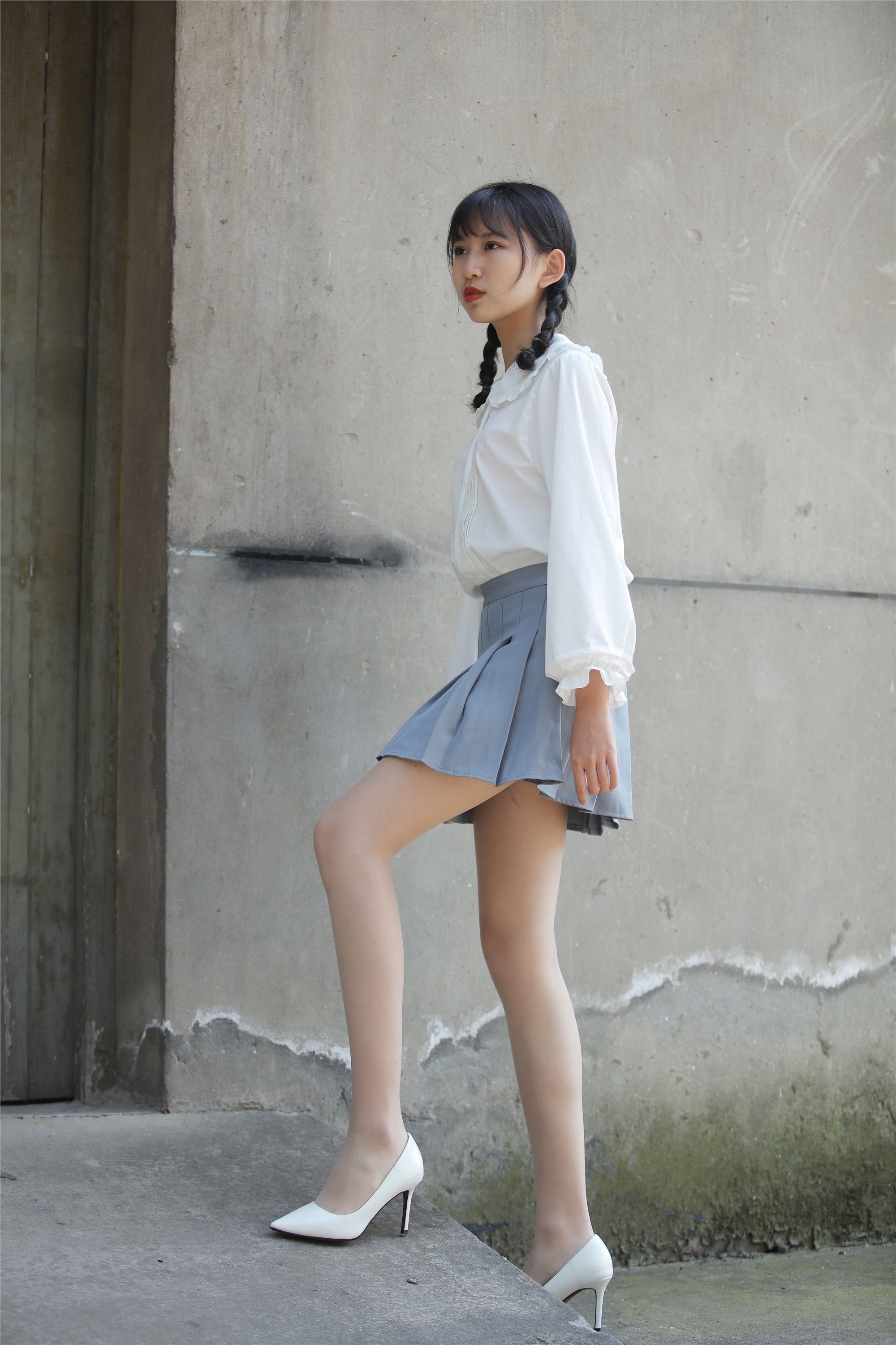 奈丝写真 NO.072 小橙子 扎马尾辫 穿白褶裙